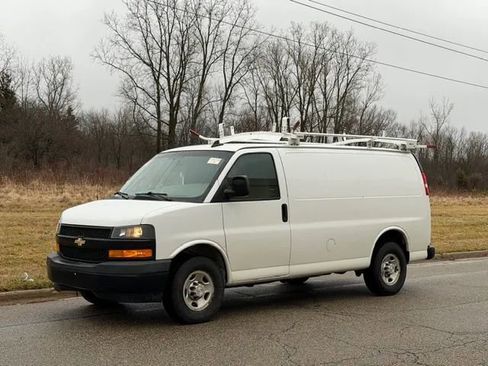 Used 2019 Chevrolet Express 2500 w/ Communications Package image 13