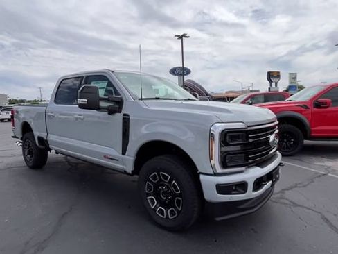 Used 2025 Ford F350 Platinum AWD/4WD image 9