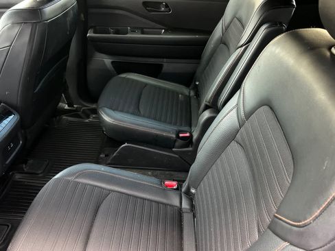 Used 2023 Nissan Pathfinder Rock Creek AWD/4WD image 5
