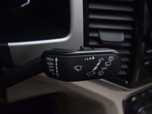 Used 2022 Volkswagen Atlas SE AWD/4WD image 36