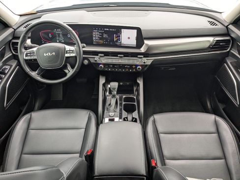 Certified 2025 Kia Telluride LX image 17