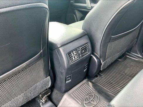 Used 2017 Toyota 4Runner SR5 Premium image 10