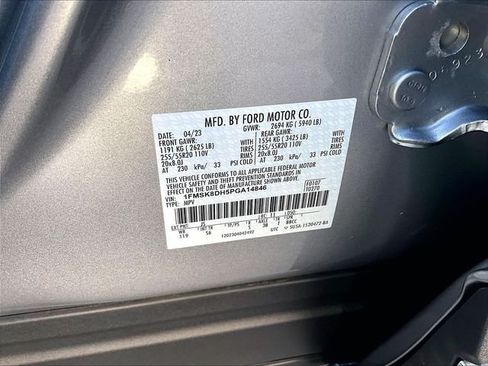 Used 2023 Ford Explorer XLT w/ Equipment Group 202A AWD/4WD image 34