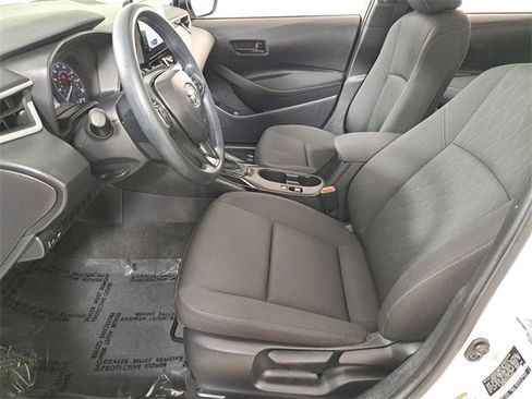 Used 2025 Toyota Corolla LE image 19