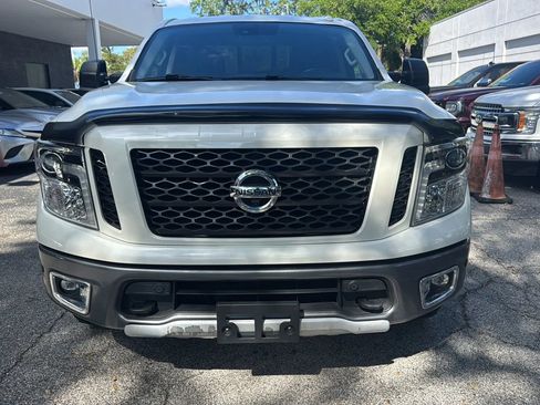 Used 2019 Nissan Titan PRO-4X w/ Pro-4x Convenience Package image 2