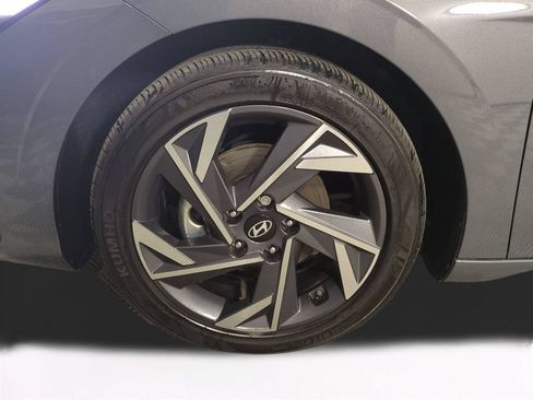 Used 2025 Hyundai Elantra Sport FWD image 11
