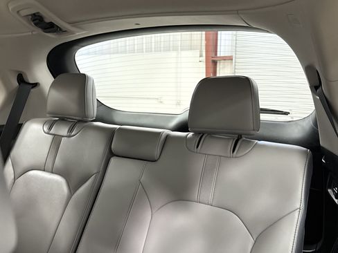 Used 2023 Honda Pilot EX-L image 12