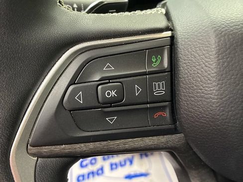 Used 2024 Jeep Grand Cherokee Limited AWD/4WD image 15