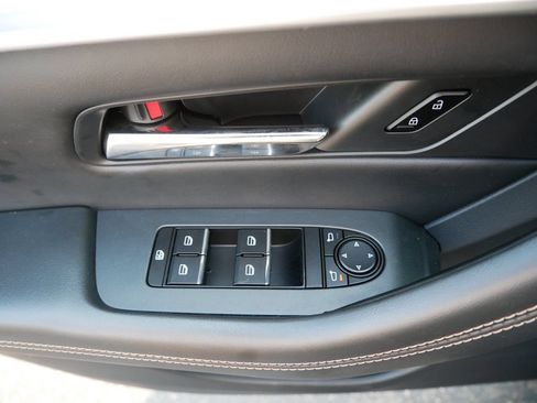 Used 2024 MAZDA CX-90 Plug-In Hybrid w/ Preferred AWD/4WD image 16