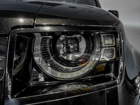 Used 2024 Land Rover Defender 110 X image 31