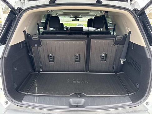 New 2026 Nissan Pathfinder Platinum w/ Cargo Package FWD image 10