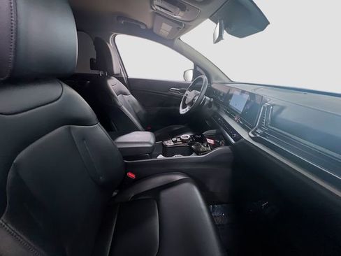 Used 2023 Kia Sportage EX image 29