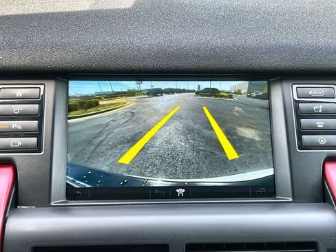 Used 2018 Land Rover Discovery Sport HSE Luxury image 24