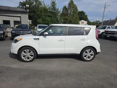 Used 2016 Kia Soul ! FWD image 4