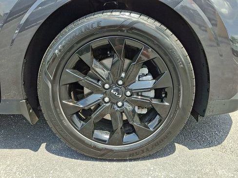 Certified 2024 Kia Carnival SX Prestige FWD image 8