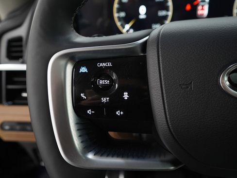 Used 2025 INFINITI QX80 Luxe AWD/4WD image 31