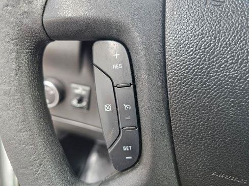 Used 2018 Chevrolet Express 2500 w/ Driver Convenience Package RWD image 11