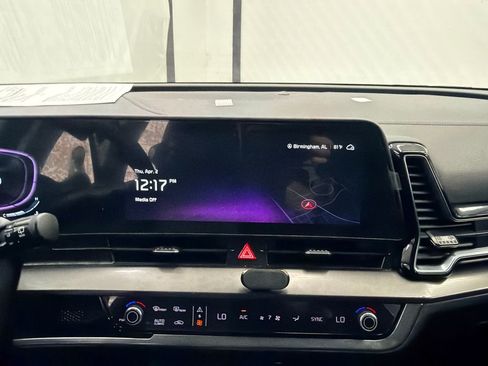 Used 2025 Kia Sportage EX image 25