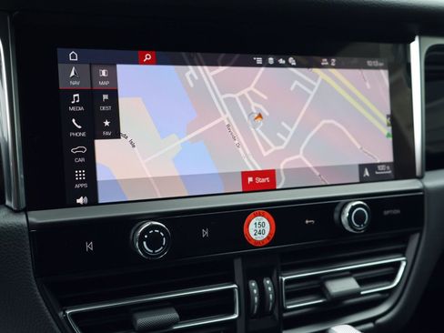 New 2026 Porsche Macan AWD/4WD image 18