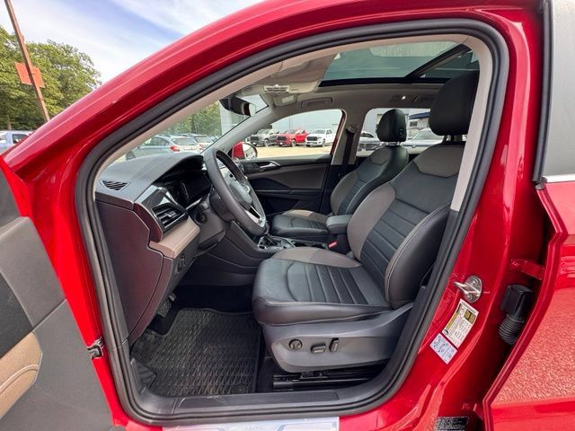Certified 2022 Volkswagen Taos SEL w/ Panoramic Sunroof Package AWD/4WD image 31