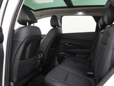 Used 2025 Hyundai Tucson Limited image 19