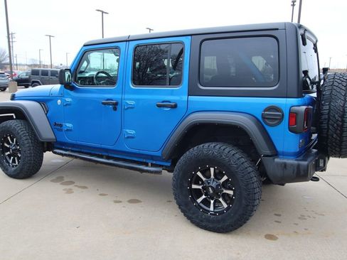 Used 2021 Jeep Wrangler Unlimited Sport image 15