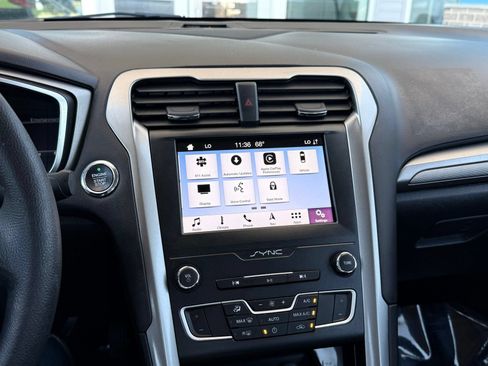 Used 2019 Ford Fusion SE FWD image 34