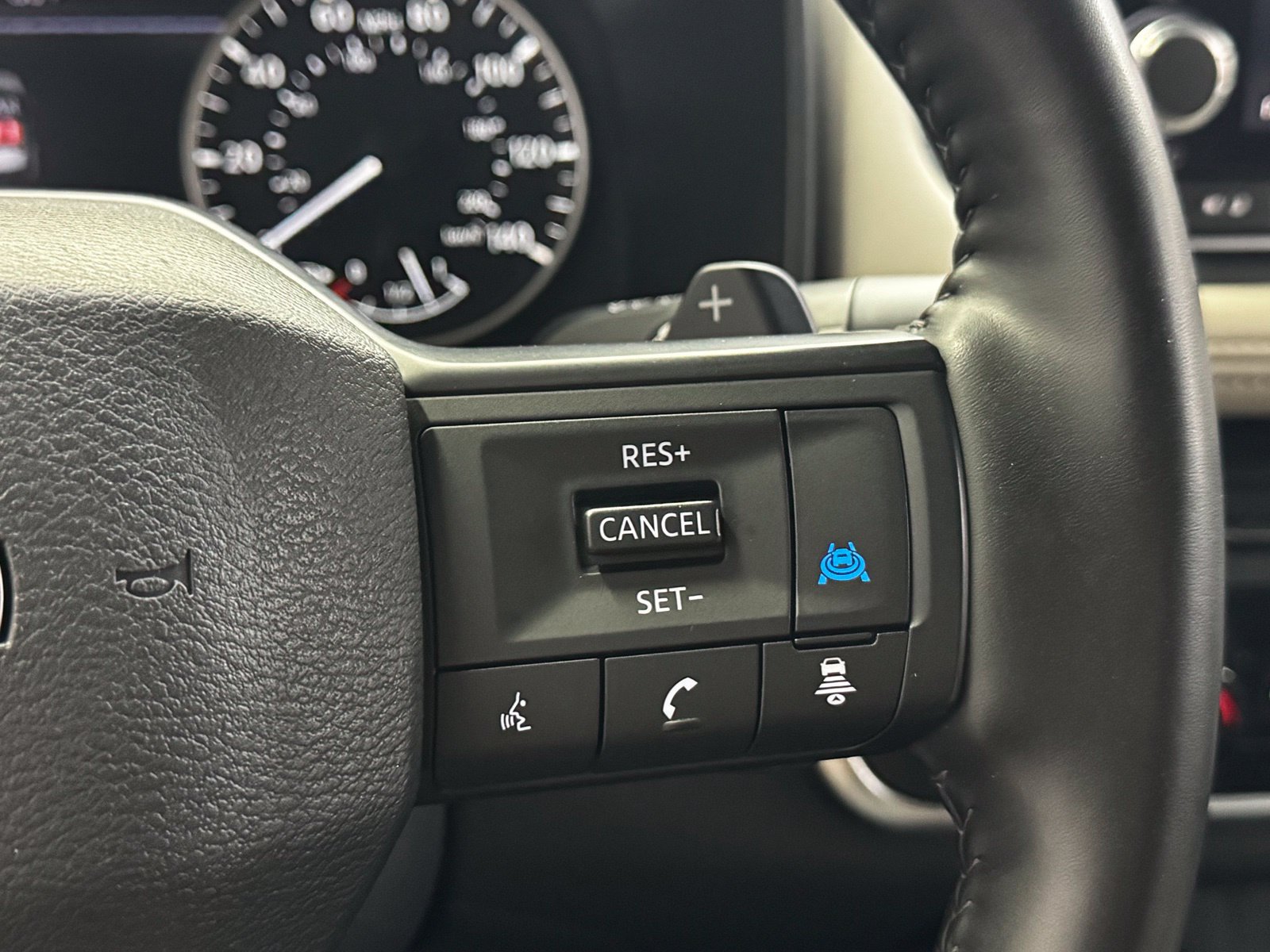 Certified 2025 Nissan Rogue SV AWD/4WD image 23
