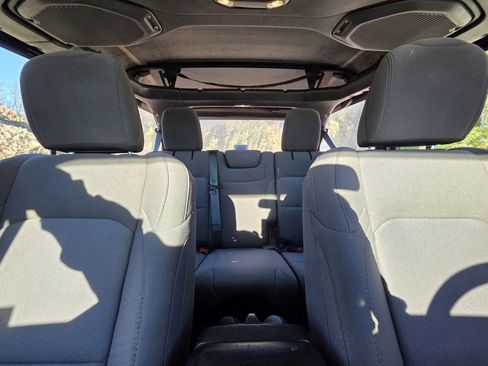 Used 2020 Jeep Wrangler Unlimited Sport image 15