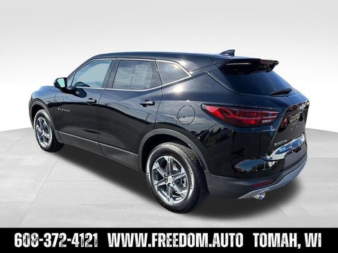 Used 2025 Chevrolet Blazer LT AWD/4WD image 3