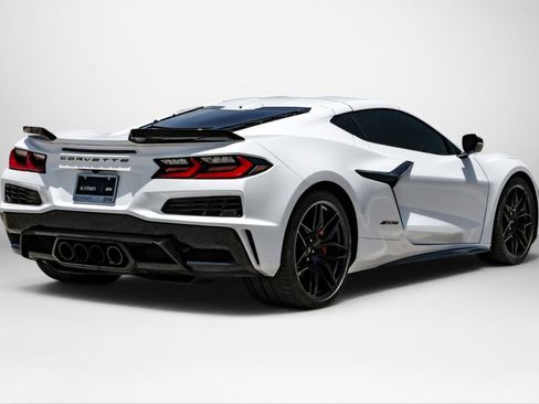 Used 2024 Chevrolet Corvette Z06 RWD image 6
