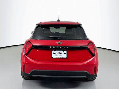 Used 2025 MINI Cooper 2-Door Hardtop image 6