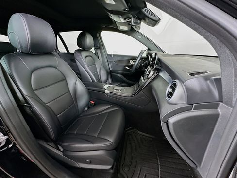 Used 2022 Mercedes-Benz GLC 300 4MATIC w/ Premium Package Lite image 32