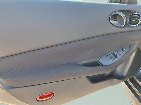 Used 2025 Nissan Z Sport w/ Floor Mat Package image 30