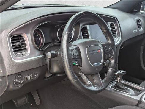 Used 2019 Dodge Charger GT RWD image 4