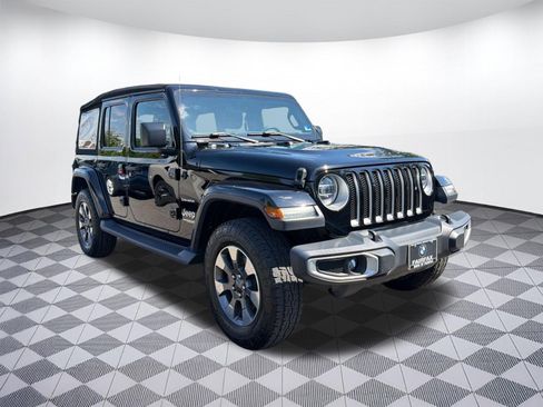 Used 2018 Jeep Wrangler Unlimited Sahara AWD/4WD image 7