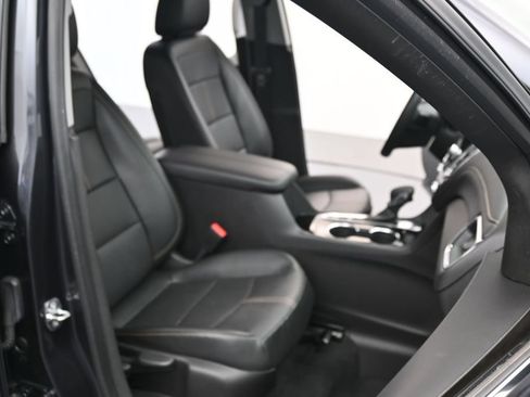 Used 2022 Chevrolet Equinox Premier FWD image 36