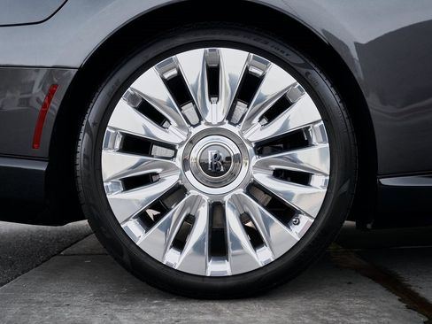 Used 2025 Rolls-Royce Spectre w/ Spectre Launch Package image 20