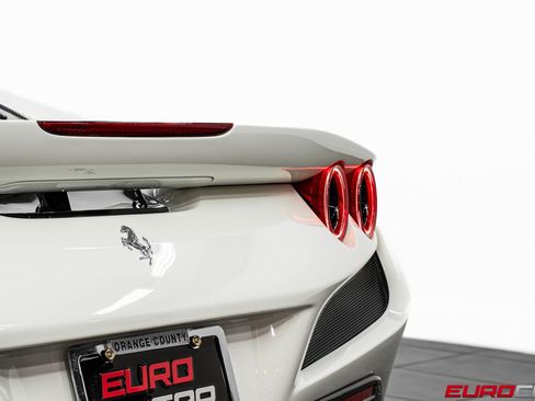 Used 2021 Ferrari F8 Tributo image 24