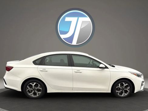 Used 2021 Kia Forte LXS FWD image 4