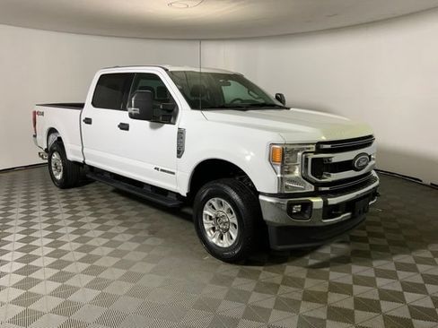 Used 2022 Ford F250 XLT w/ XLT Value Package AWD/4WD image 4