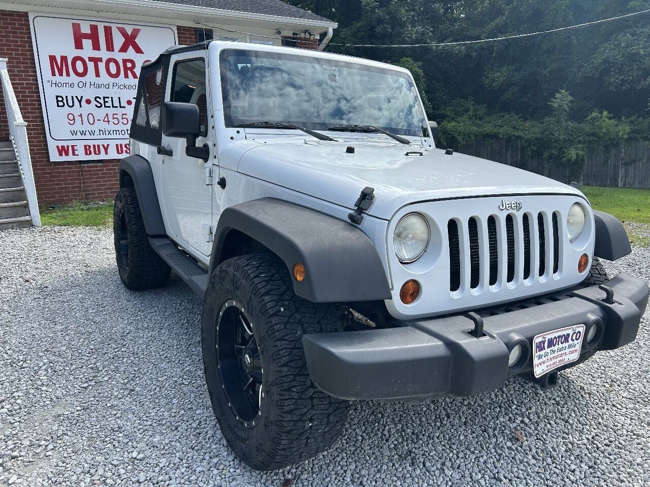Used 2013 Jeep Wrangler Sahara w/ Connectivity Group AWD/4WD image 7