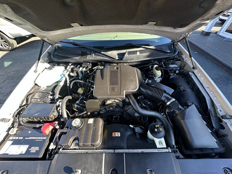 Used 2004 Lincoln Town Car Ultimate RWD image 10