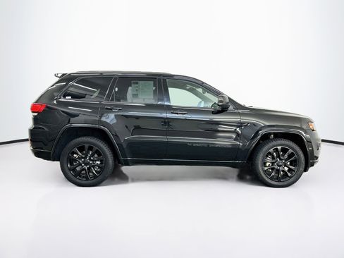 Used 2022 Jeep Grand Cherokee Laredo X AWD/4WD image 10