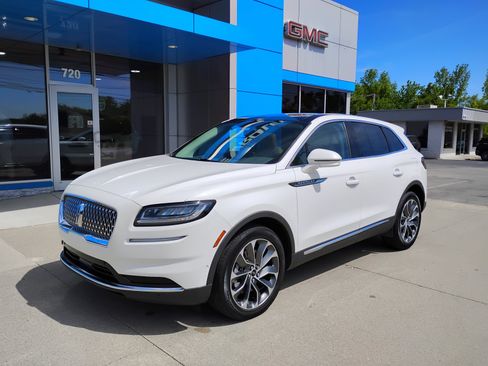 Used 2021 Lincoln Nautilus Reserve w/ Equipment Group 201A AWD/4WD image 10