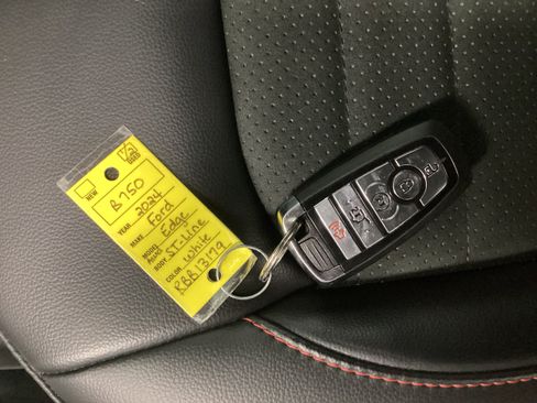 Used 2024 Ford Edge ST-Line AWD/4WD image 35