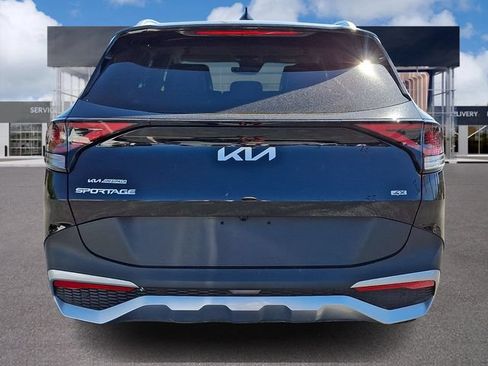 Certified 2025 Kia Sportage EX AWD/4WD image 5