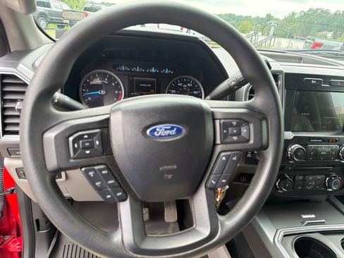 Used 2018 Ford F250 XLT w/ XLT Premium Package AWD/4WD image 11