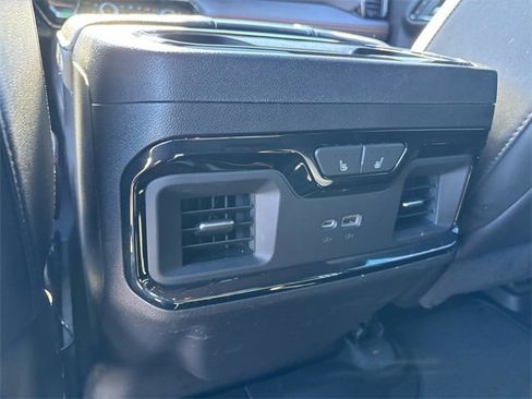 Used 2023 GMC Sierra 1500 AT4 w/ Technology Package image 9