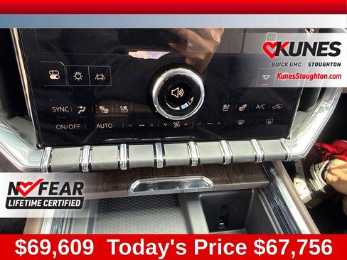 New 2026 GMC Acadia Denali Ultimate w/ LPO, Floor Liner Package AWD/4WD image 39